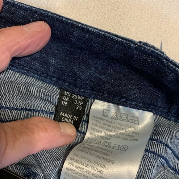 Susan Graver size 28WP Crop Jeans.  NWT - Picture 5 of 10